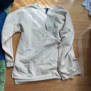 Universal Threads Cream Sweatshirt